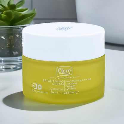 Clere Brightening Cream, Hautaufhellende & straffende Creme mit Avocadoöl & Squalan, 40ml für alle Hauttypen, reduziert Pigmentflecken und stimuliert Kollagensynthese