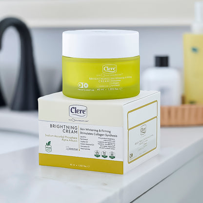 Clere Brightening Cream, Hautaufhellende & straffende Creme mit Avocadoöl & Squalan, 40ml für alle Hauttypen, reduziert Pigmentflecken und stimuliert Kollagensynthese