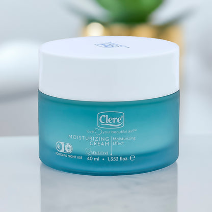 Clere Feuchtigkeitscreme für empfindliche Haut, Mit Hyaluronsäure, Niacinamid & Jojobaöl, 40 ml, vegan, Anti-Aging, für alle Hauttypen